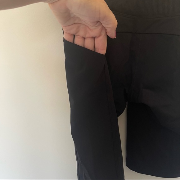 Athleta Excursion Hybrid 9" Black Biker Shorts XS - Picture 5 of 9